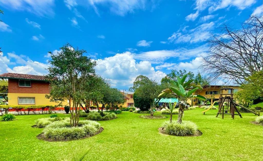 Finca Hotel La Ponderosa Ріонегро Екстер'єр фото